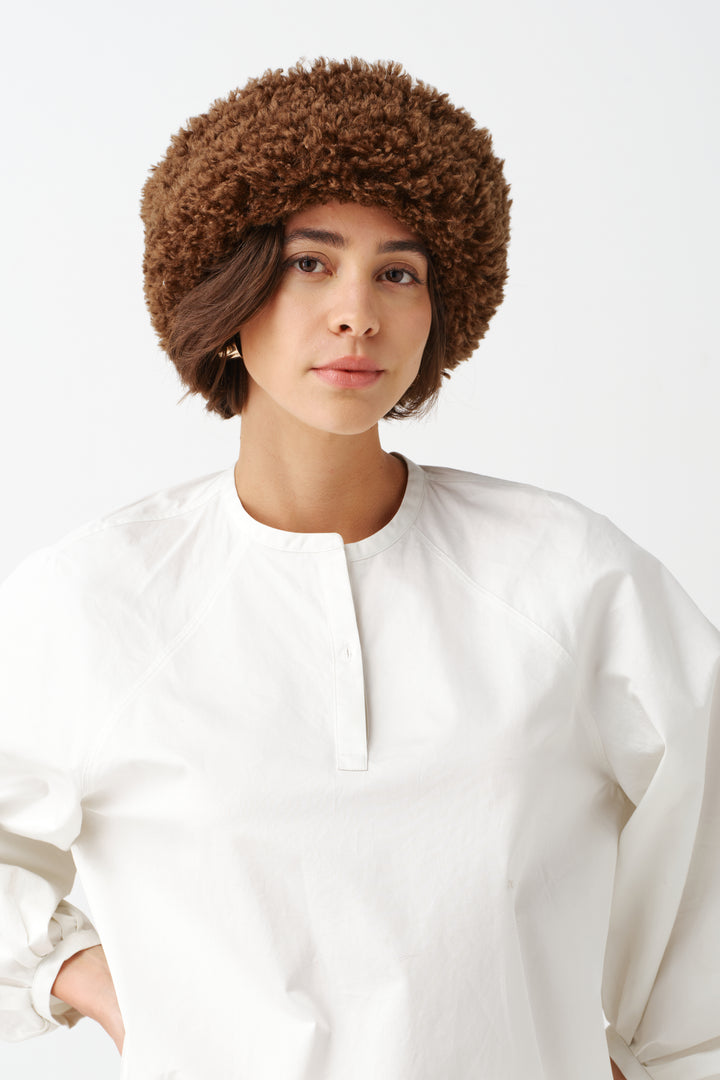 Helen Moore Faux Sheepskin Sherpa Hat in Chestnut