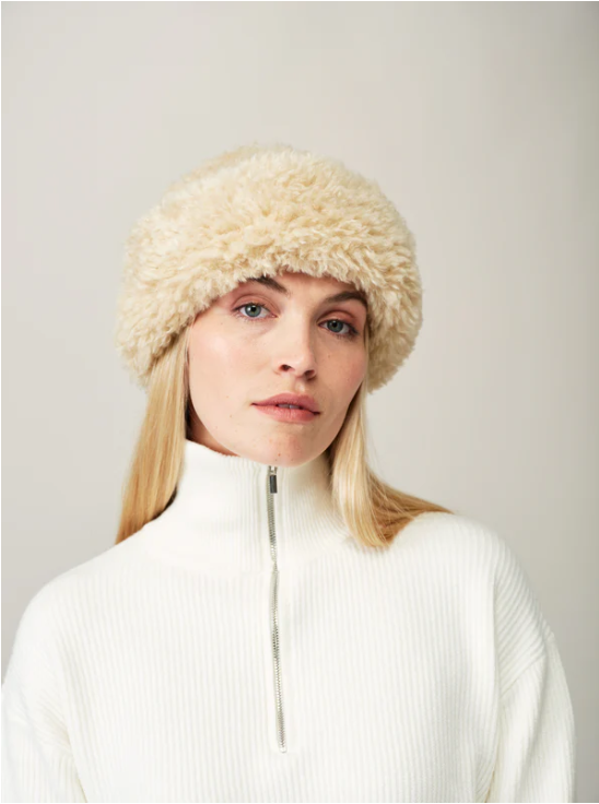 Helen Moore Faux Sheepskin Sherpa Hat in Cream