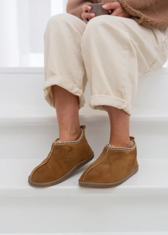 The Small Home Agnes Sheepskin Boots in Chestnut