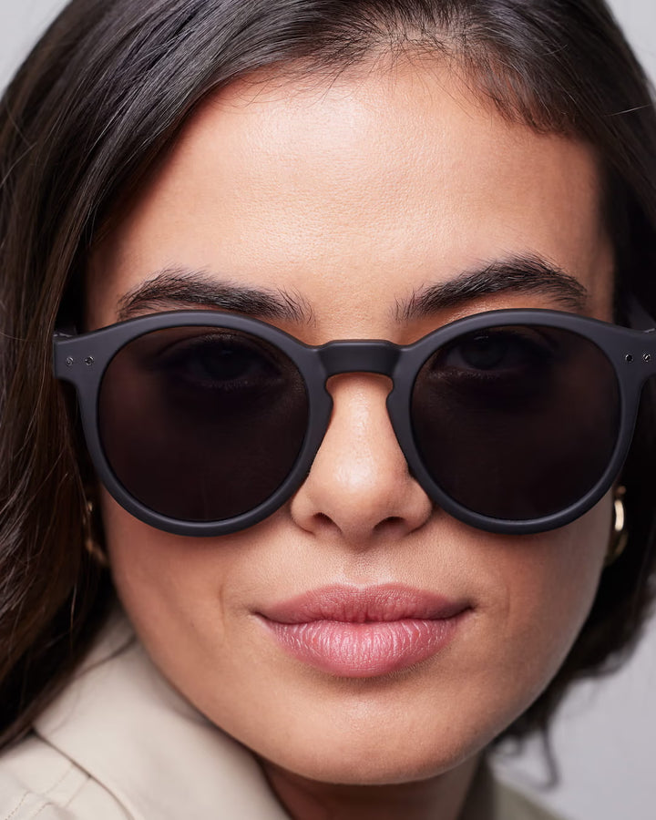 IZIPIZI #M Sunglasses in Black